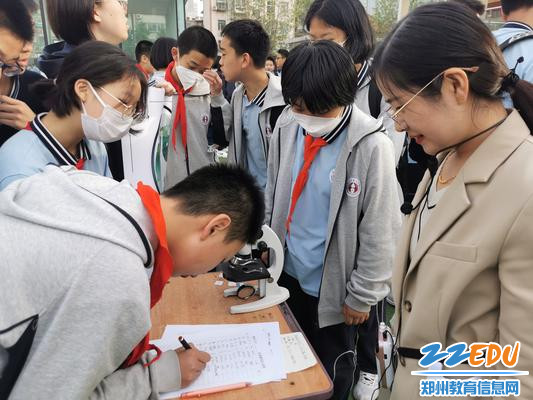 生物社团报名中 生物社团报名中