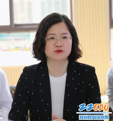 6.文化路一小教导处主任刘海荣做课后点评