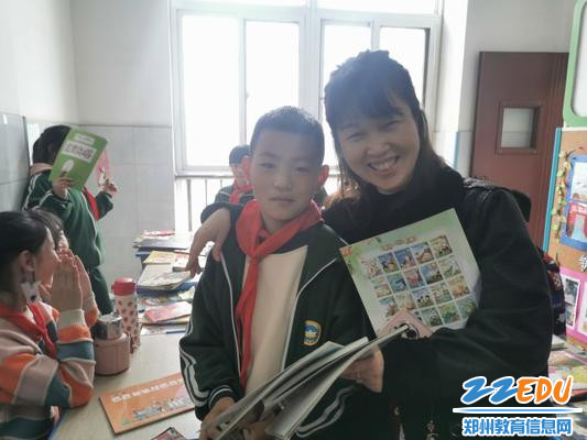 与书合影 (1) 与书合影 (1)