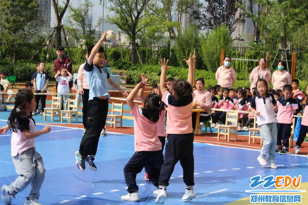 激烈拼抢_调整大小 激烈拼抢_调整大小