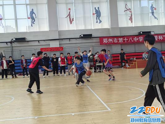 啦啦队为博毅六班加油