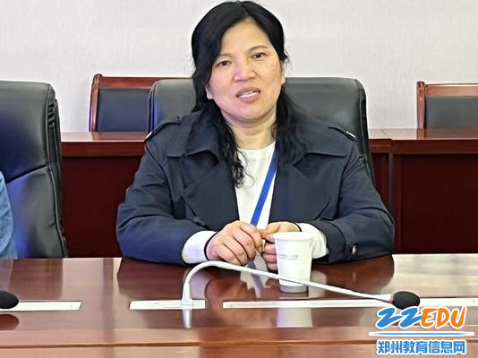 校长段亚萍对郭老师几十年如一日的无私奉献给予了充分肯定