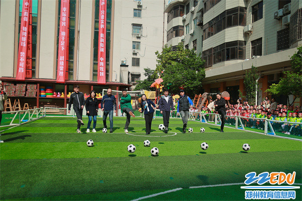 嘉宾开球 嘉宾开球