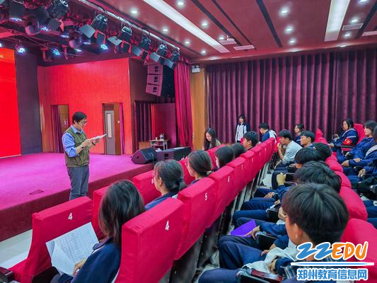 张文戈老师进行歌唱类节目点评 张文戈老师进行歌唱类节目点评