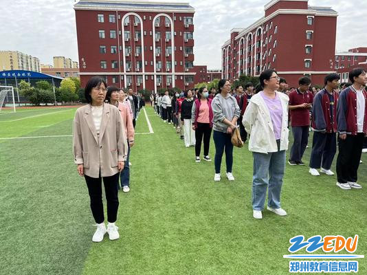 4-全体教职工及学生参加了本次启动仪式