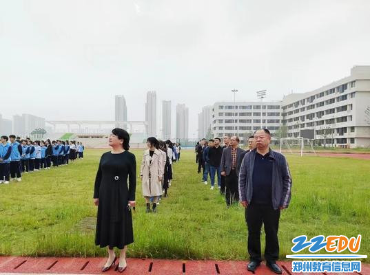 学校领导班子及全体教师祝福高三 学校领导班子及全体教师祝福高三