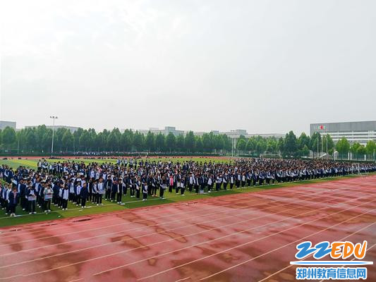 3.全校学生参加升旗仪式 3.全校学生参加升旗仪式