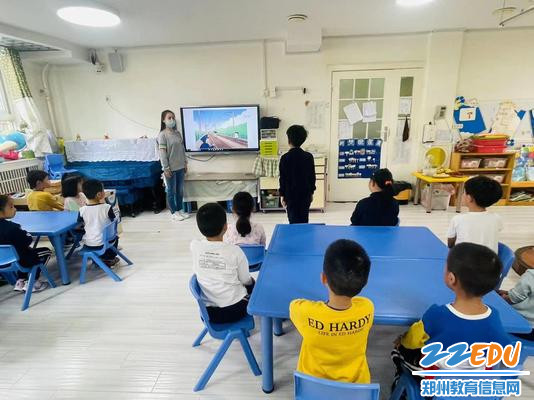 4.5孩子们认真听讲并积极回答问题 4.5孩子们认真听讲并积极回答问题