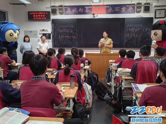 校长段亚萍预祝同学们旗开得胜，金榜题名