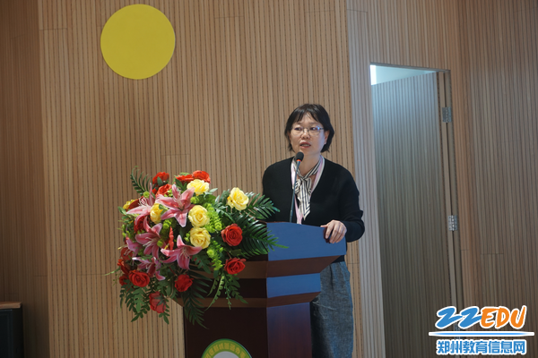 天地湾戴红梅园长发言_调整大小 天地湾戴红梅园长发言_调整大小