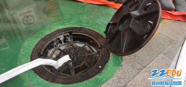 7地下车库积水顺利排出 7地下车库积水顺利排出