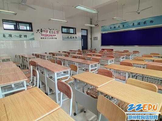 高一（1）班班主任魏英楠布置的教室