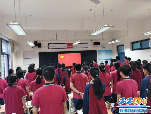 “旗”开得胜环节，伴随着嘹亮的国歌声，开学典礼正式拉开序幕