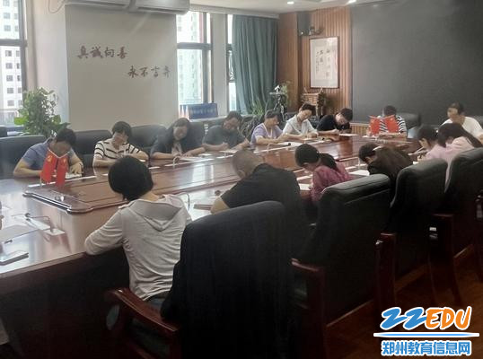 抽查教师填写调查问卷 抽查教师填写调查问卷