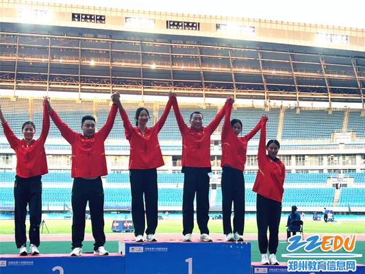 2包揽河南省第十四届运动会女子青年组1500米前三名