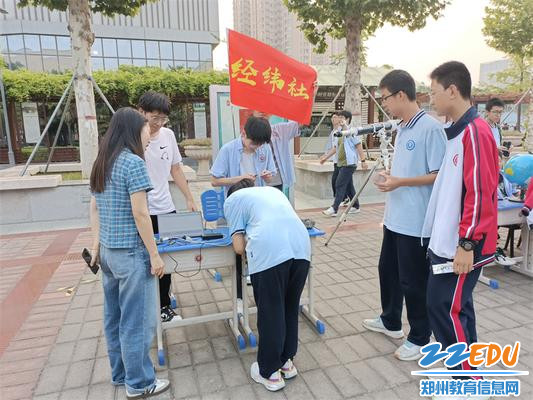 5经纬社招新现场 5经纬社招新现场