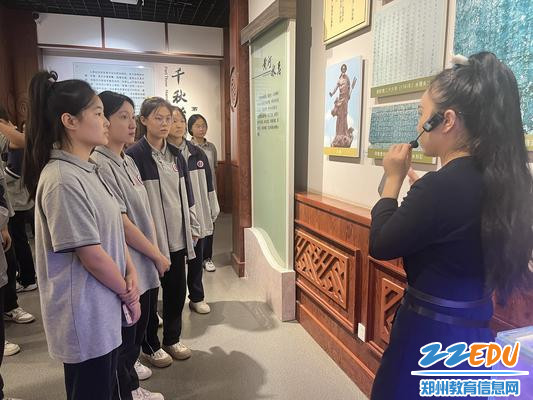 8认真聆听黄河水患情况 8认真聆听黄河水患情况