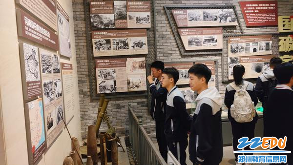 观看抗战时期留存的实物_副本 观看抗战时期留存的实物_副本