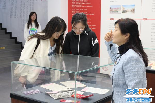 3观看学校历史“足迹” 3观看学校历史“足迹”