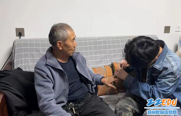 2.为长辈修剪指甲 2.为长辈修剪指甲