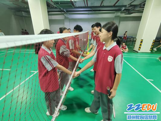 双方队员握手礼 双方队员握手礼