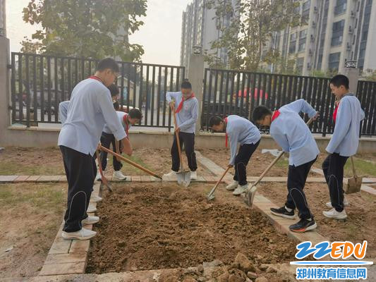 热火朝天的劳动场景 热火朝天的劳动场景