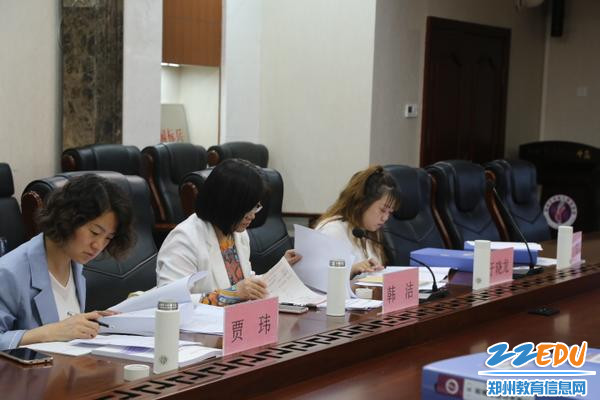 4.检查组聆听汇报 4.检查组聆听汇报