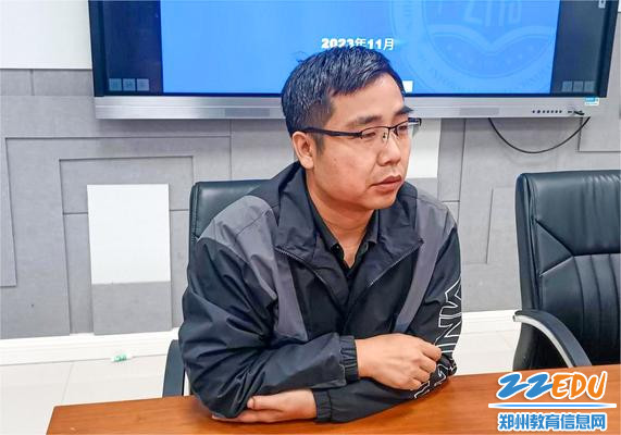 2.教务处副主任李鹏对此次期中考试的各项工作进行了详细的安排和部署 2.教务处副主任李鹏对此次期中考试的各项工作进行了详细的安排和部署