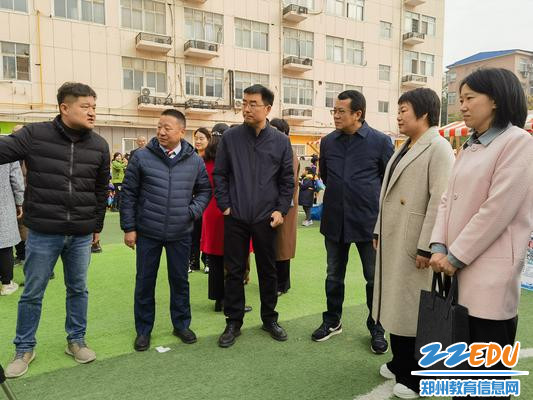 领导参观展位 领导参观展位