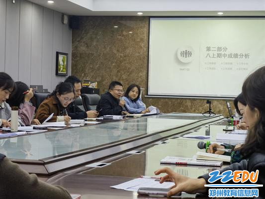 政教处主任甘铁权强调成绩和行为习惯的关系 政教处主任甘铁权强调成绩和行为习惯的关系