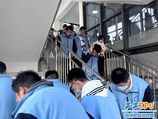 安全撤离 安全撤离