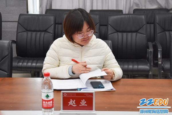 4郑州市第五届兼职教研员、郑州市第二高级中学语文教师赵业查看中期报告 4郑州市第五届兼职教研员、郑州市第二高级中学语文教师赵业查看中期报告