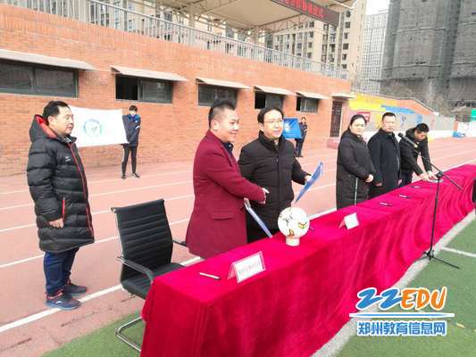 高新区实验中学与郑州熙玥足球俱乐部签订战略