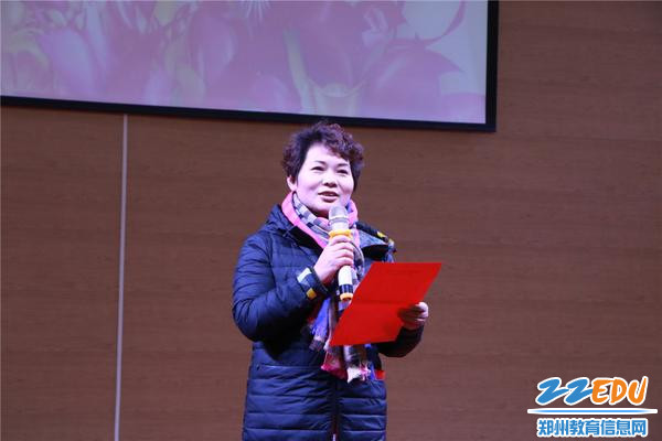 [高新] 实验小学举行学生干部总结暨表彰大会