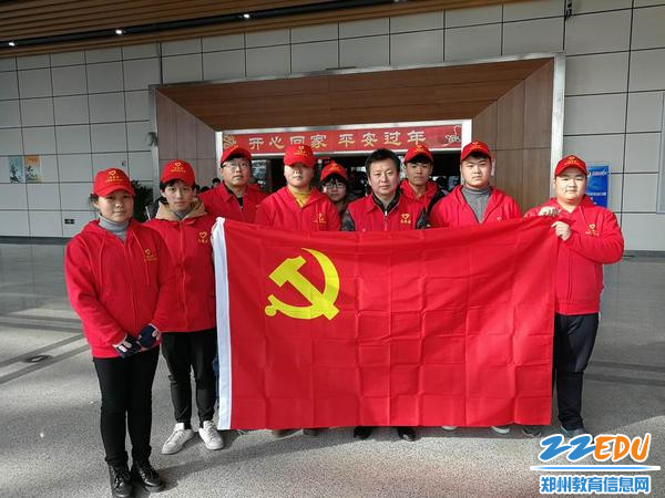 郑州市扶轮外国语学校开展志愿服务活动 温暖