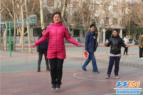 30秒跳绳谁跳的最多