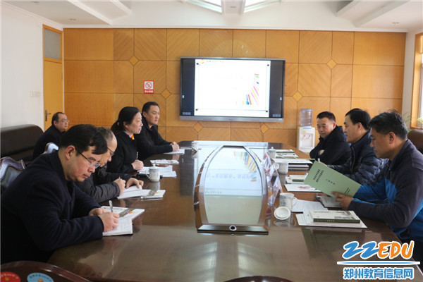 郑州市平安建设创建考核组来到郑州106中检查