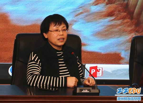 书记陈立新谈听报告后的感受