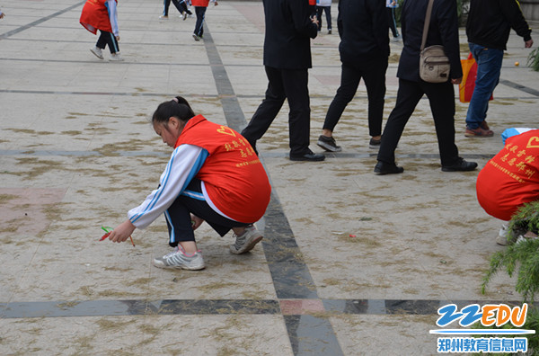 弘扬爱国主义,郑州16中开展清明节祭英烈活动