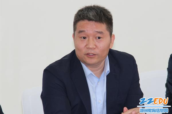 郑州市职业教育园区管理委员会召开第一次会议