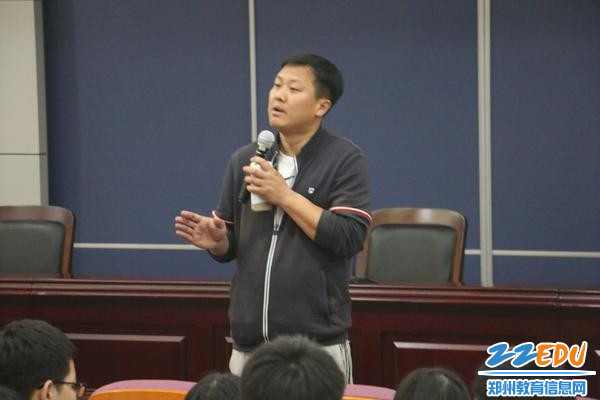 开牢记嘱托跟党走 青春建功新时代主题团课学