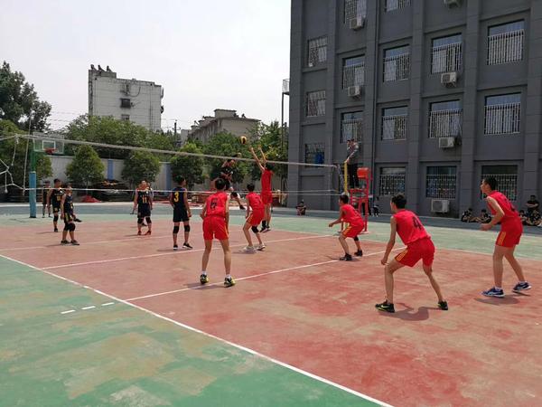 郑州市中小学生排球比赛举行