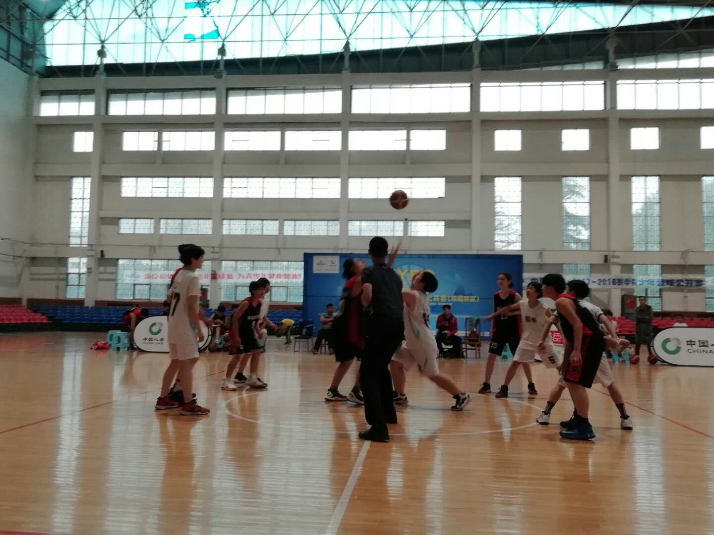 ֣�ݰ���Ů��ͦ��ȫ���ܾ���