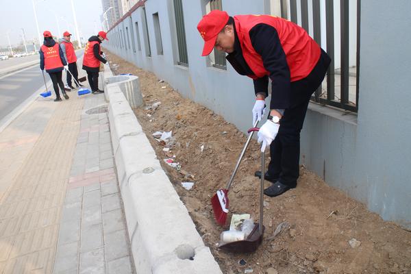 郑州市教育局组织志愿者开展全城清洁整治市