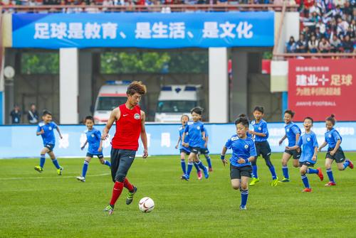 2018年“我爱世界杯”郑州市青少年校园足球主题活动 (6)