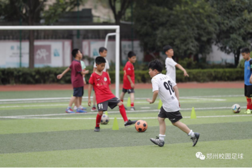 2019.7.05 这里的孩子们喜欢梅西C罗姆巴佩，但他们会成为热爱足球的医生、工程师、艺术家..382