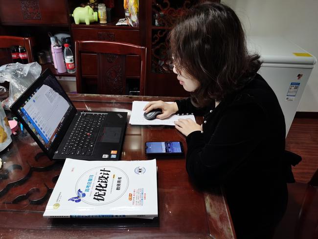 每场考试前10分钟通过钉钉群发放试卷