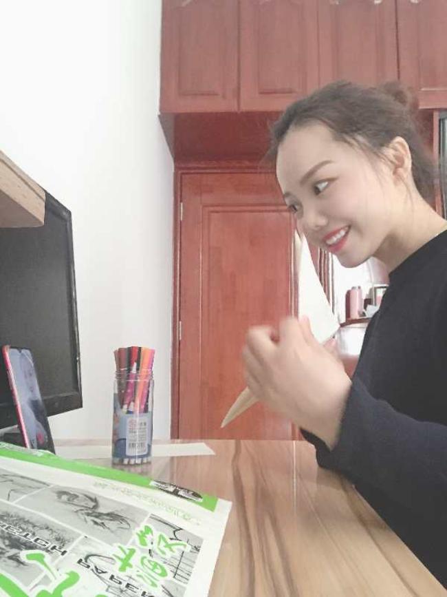 2 听，老师们为小朋友在线讲故事！