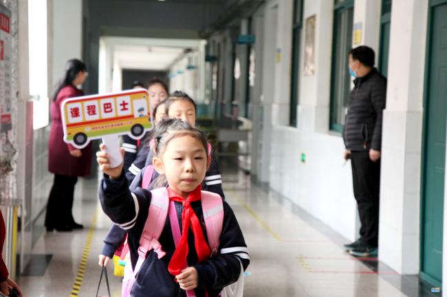 华体会- 华体会体育官方网站- 华体会体育APP下载泽连斯基一语惊人欧洲遭奇耻大辱特朗普在空军一号上喊话中国