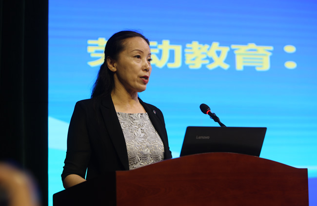 郑州师范学院附属小学党总支副书记、副校长王慧分享该校劳动教育特色校建设工作经验